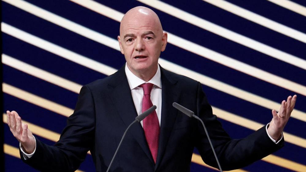 英足总计划撤回对国际足联主席因凡蒂诺的支持