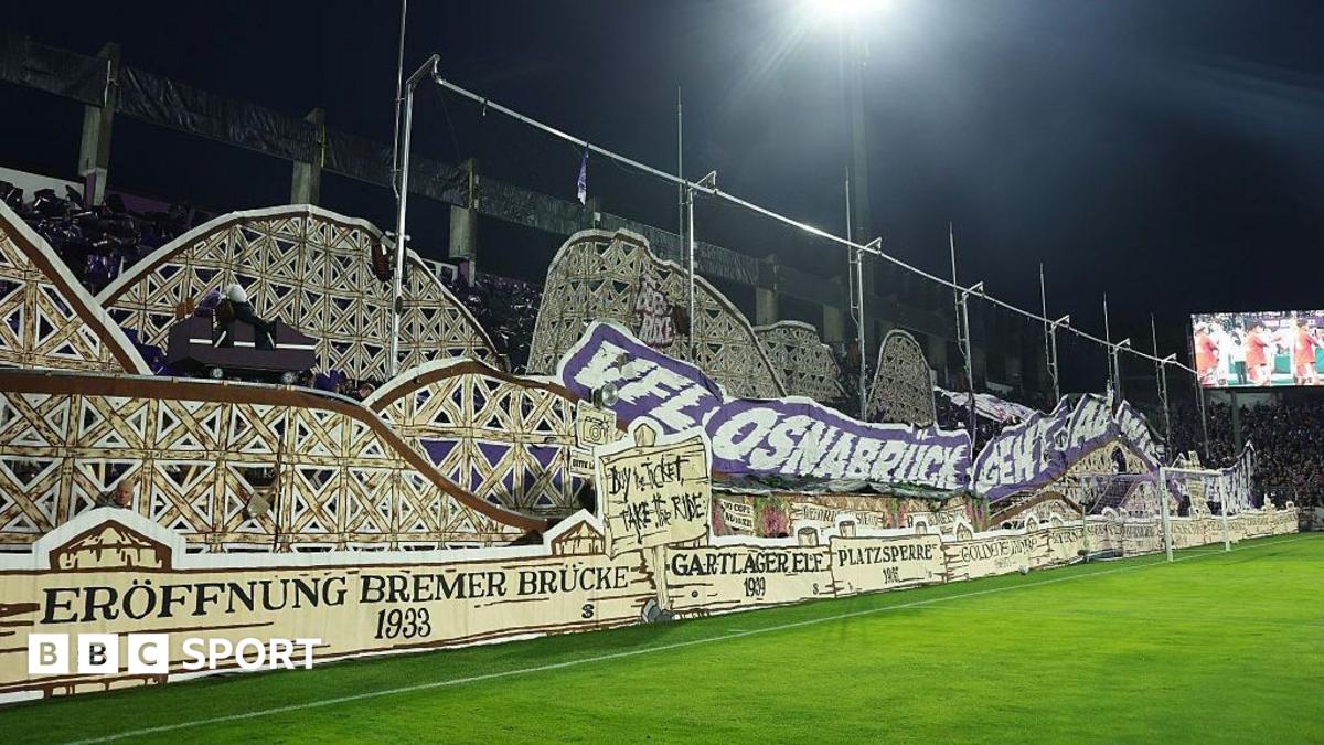奥斯纳布吕克在德国杯对阵拜仁慕尼黑前展示过山车主题的Tifo